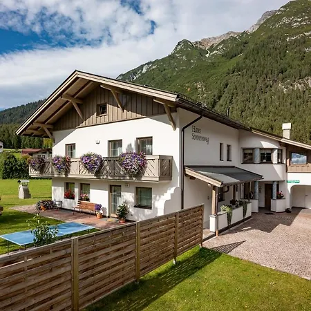 Haus Sonnenweg * لوتاش