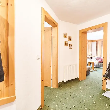 Haus Sonnenweg * لوتاش