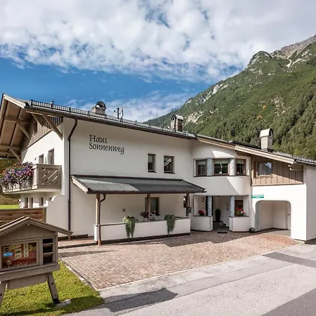 Haus Sonnenweg * لوتاش